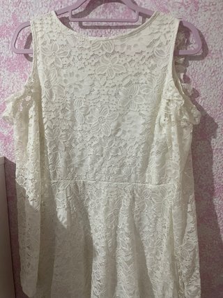 Vestido blanco encaje frío hombros