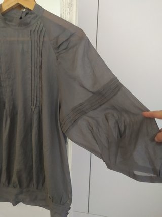 Blusa Benetton cinza fluida M