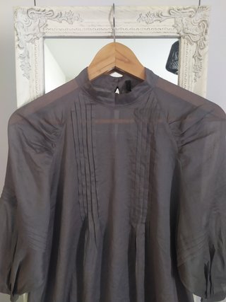 Blusa Benetton cinza fluida M