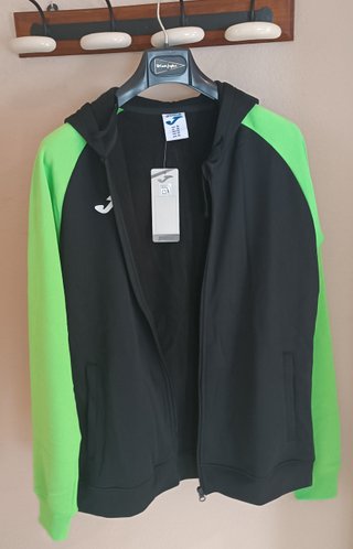 Chaqueta Joma. Talla M. Color negro/verde. Hombre.