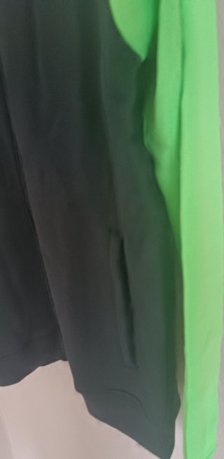 Chaqueta Joma. Talla M. Color negro/verde. Hombre.