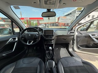 Peugeot 2008 - 2015, Gasoline, manual, 1.2L, 130CV