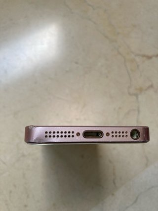 iPhone SE Oro rosa 1era generación (2016).