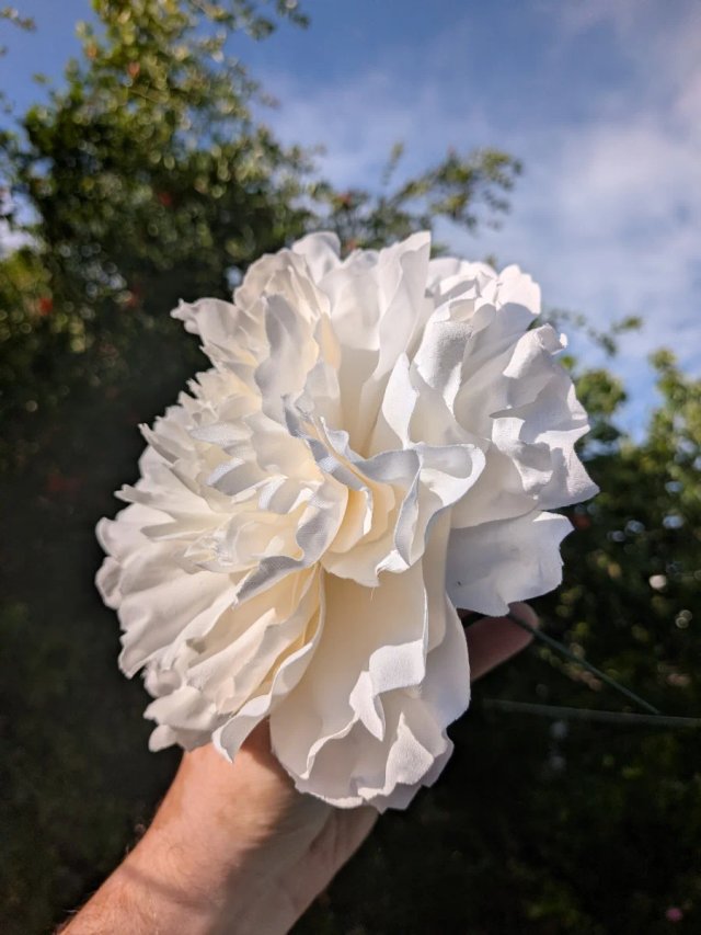 Flor flamenca beige grande para feria y romería