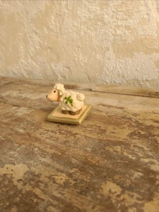Statuina Pecorella Vintage con Trifoglio