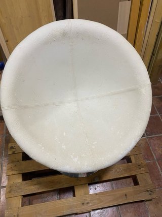Silla moderna diseño cuero y metal