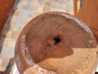 Olla antigua de barro cocido con asas