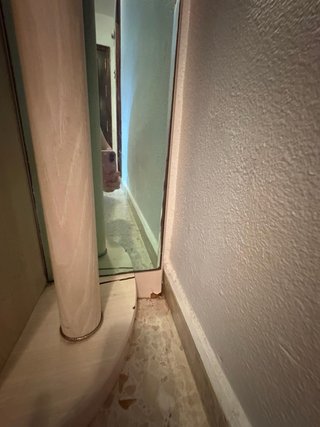 Cómoda de pasillo con espejo