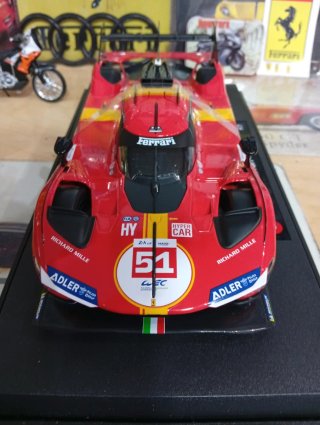 Coche a escala 1:18 Ferrari 499P Burago