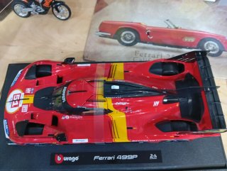 Coche a escala 1:18 Ferrari 499P Burago