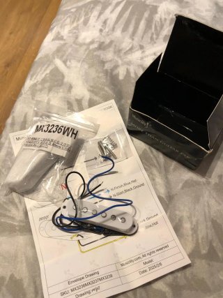 Pastilla Guitarra Musiclily ST-60SE Blanca
