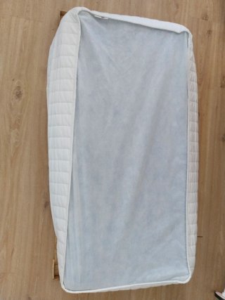 Cama infantil de madera