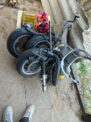 Bet Win 125 Scooter Negra Automática
