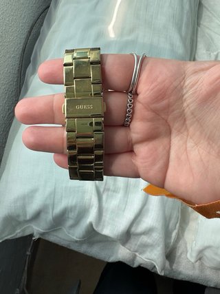 Reloj Guess Dorado