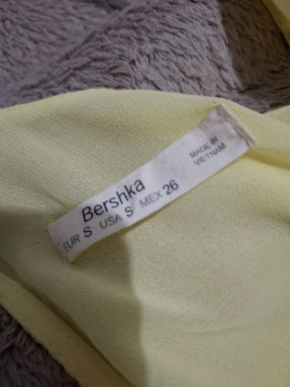 Blusa tirantes Bershka amarilla