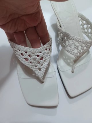 Sandalias tacón blancas tejidas