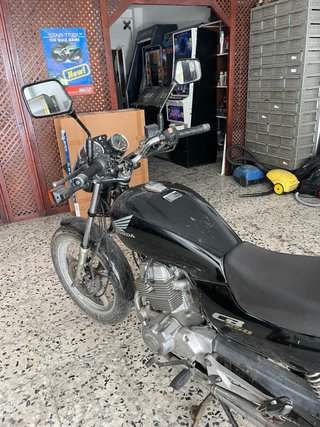 Honda CB250cc Negra