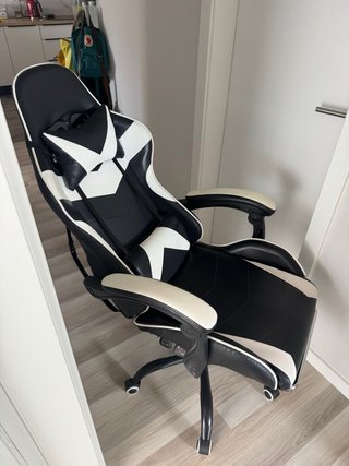 Cadeira Gaming Preta e Branca Extensível