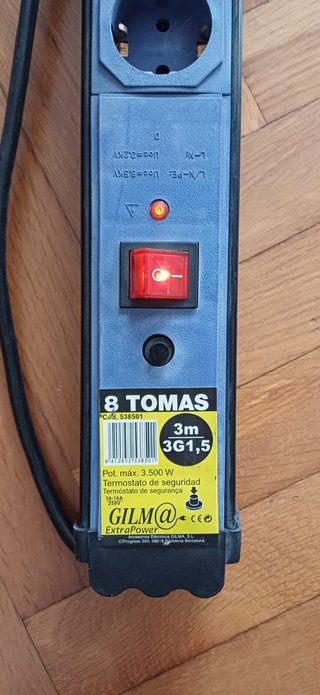 Regleta 64cm 8 Tomas con Interruptor 3m 3.500w