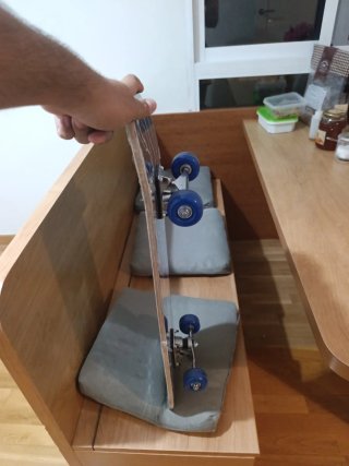Nuevo Monopatín con diseño de rayos
