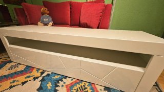 Mueble TV moderno color blanco lavado brillo