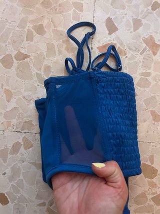 Top lencero azul eléctrico Stradivarius Talla M