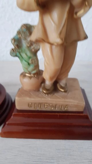 Pareja Figuras Resina y Madera