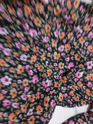 Vestido floral negro manga larga