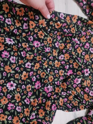 Vestido floral negro manga larga