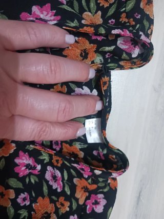 Vestido floral negro manga larga