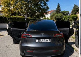Tesla Model Y 2024