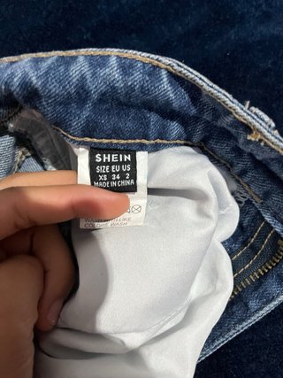Jeans azules desgastados