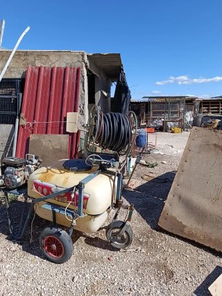 Carretilla de fumigación 200L