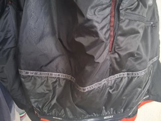 Chaqueta Montaña Millet Talla L Roja