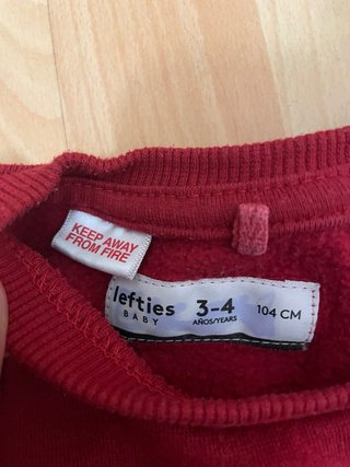 Sudadera roja Something Different