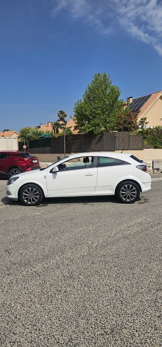Opel Astra Gtc 2010
