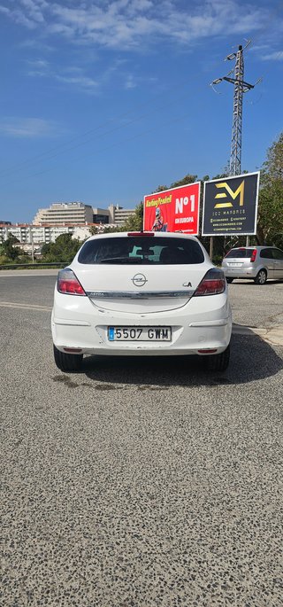 Opel Astra Gtc 2010