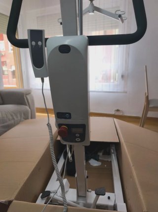Grúa de movilización de pacientes en encamados