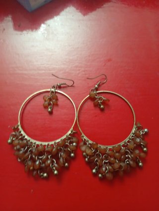 Pendientes Aro Hippie Bolitas Marrones plateados