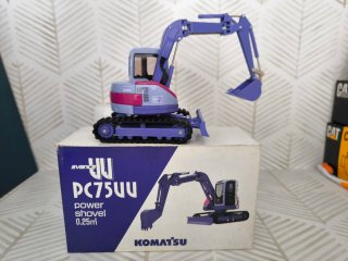 Excavadora Komatsu PC75UU