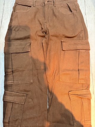 Pantalón tipo pana marrón