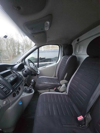 Opel Vivaro 2014 inglesa para piezas o circular