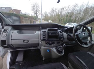 Opel Vivaro 2014 inglesa para piezas o circular
