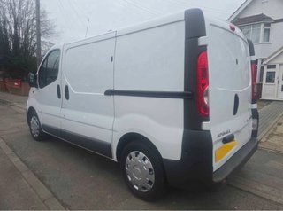 Opel Vivaro 2014 inglesa para piezas o circular