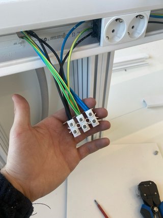 Trabajos electricos, plomeros y frigoristas