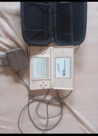 Nintendo DS Lite Blanca + Accesorios