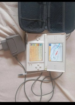 Nintendo DS Lite Blanca + Accesorios
