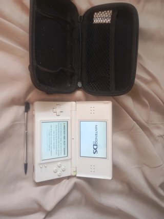 Nintendo DS Lite Blanca + Accesorios