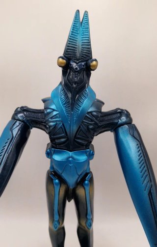 Action Figure Ultraman Kaiju Powered Alien Baltan