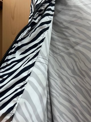 Chaqueta Cortavientos Zara Animal Print